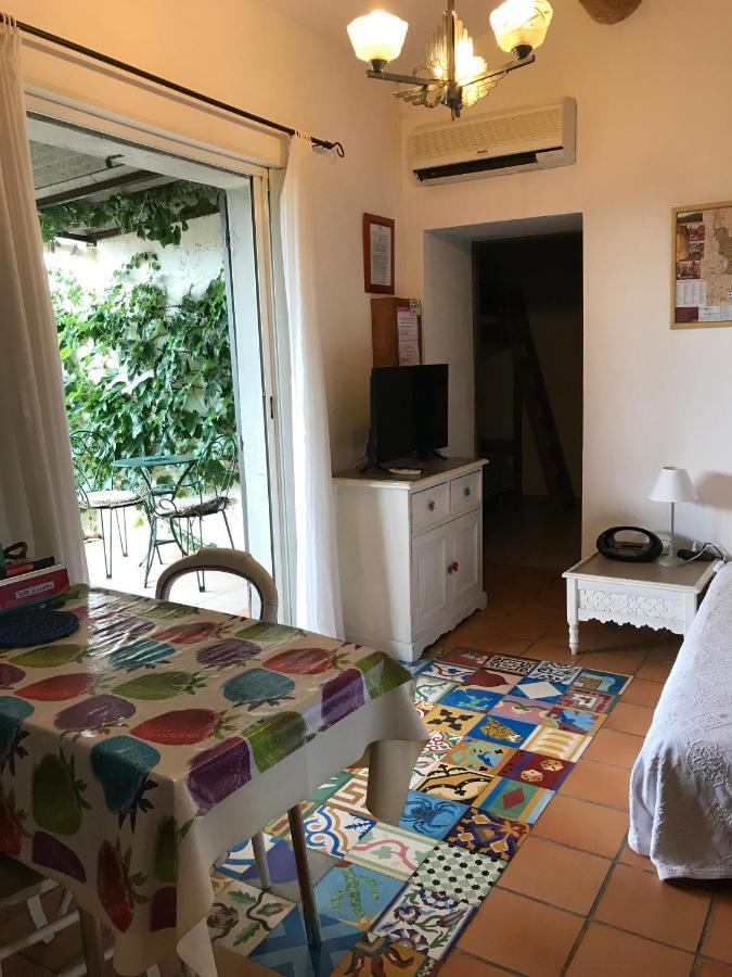 Chambres D'Hotes Et Gites Le Mas Mellou Orange  Esterno foto